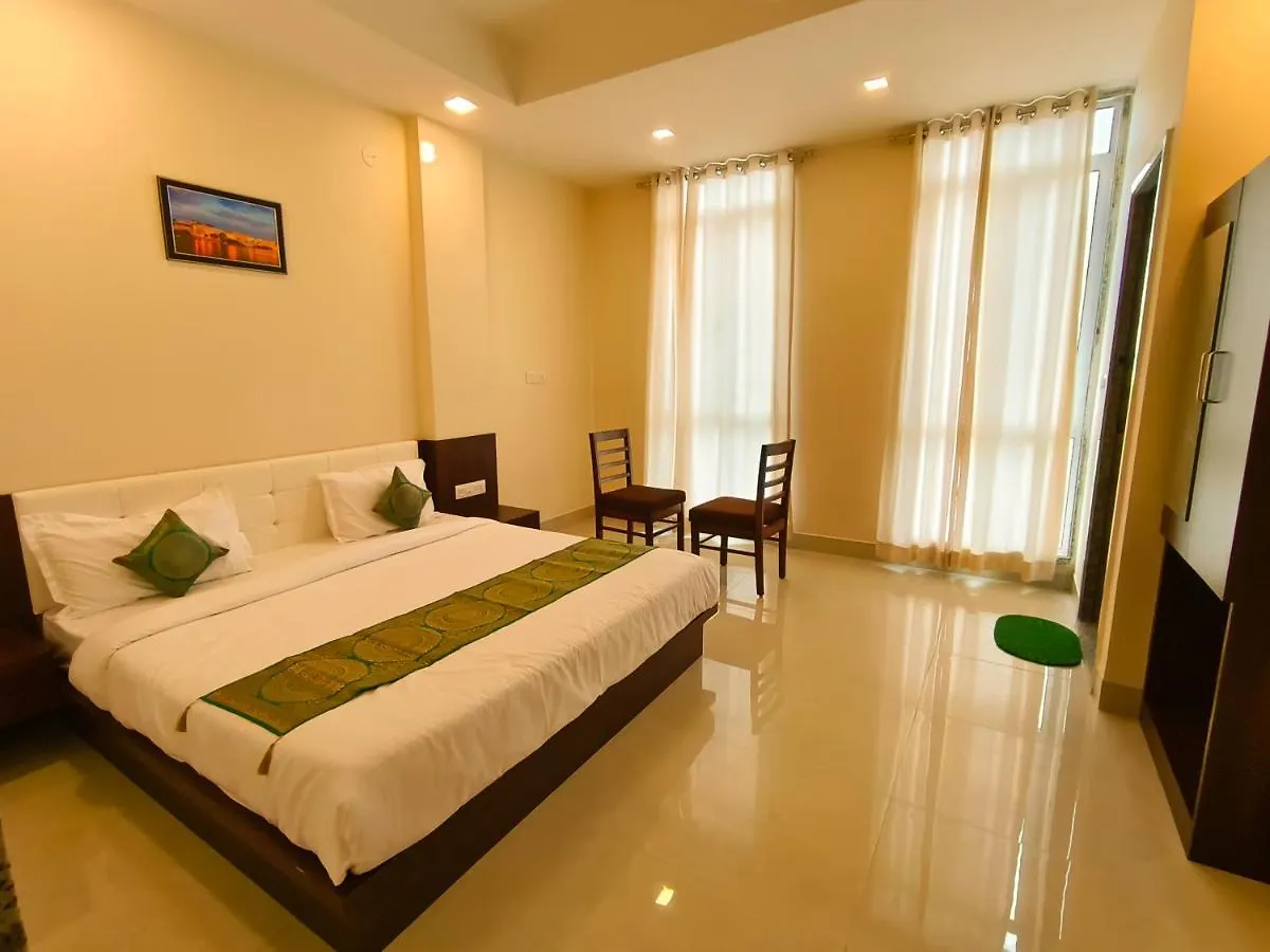 Hotel Veer Palace Near Udaipole Udaipur 2*,