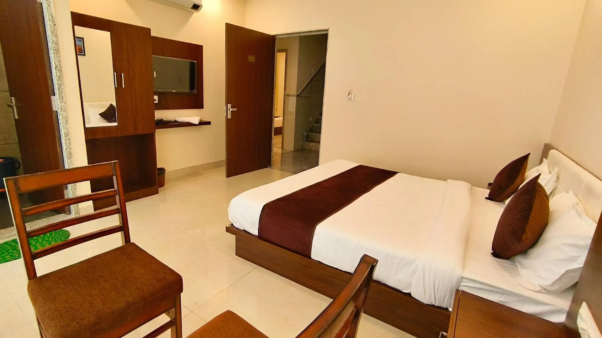 Hotel Veer Palace Near Udaipole Udaipur