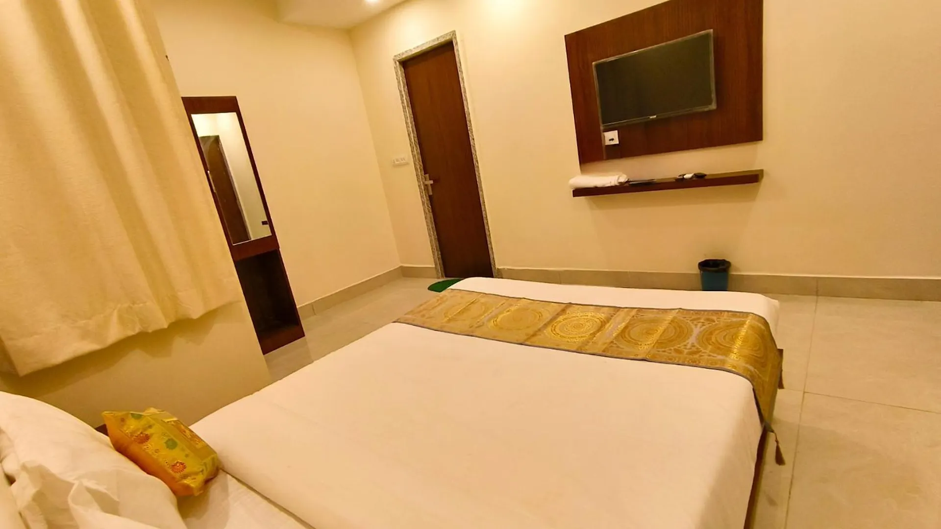 Hotel Veer Palace Near Udaipole Udaipur