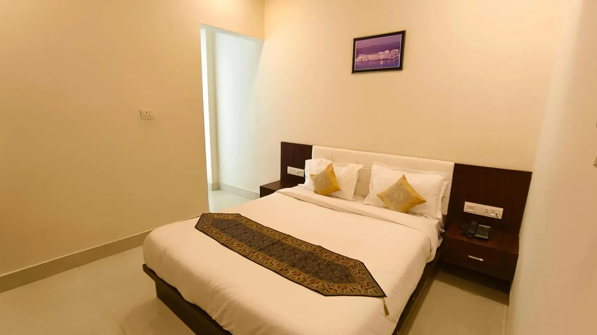 Hotel Veer Palace Near Udaipole Udaipur 2*,  India